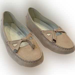 Tod’s Nude Suede Flats